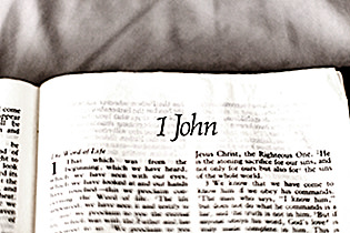 A study Bible page open to 1 John 1:1, photo by Sincerely Media
